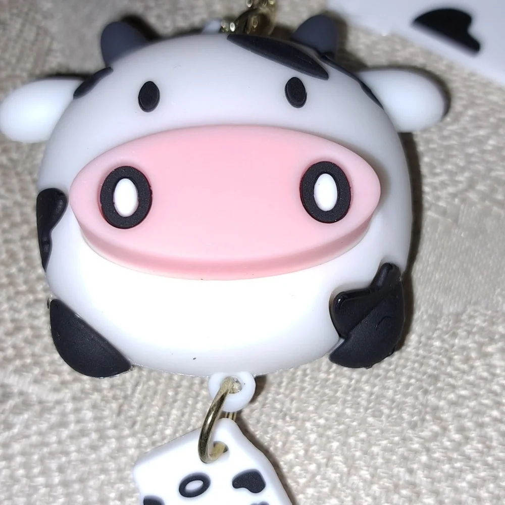 🛍Cute Cow keychain/ BUNDLE ONLY 2or more items - Picture 2 of 7